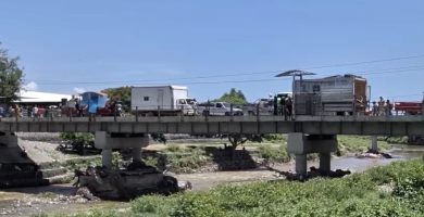 Denuncian riesgo en puente fronterizo de Dajabón por avanzado deterioro