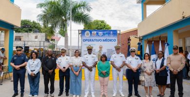 Armada lleva salud y bienestar a cientos de familias durante jornada comunitaria en Barahona