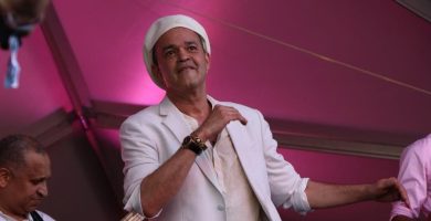Detectan células cancerígenas en otras partes del cuerpo de Alex Bueno; artista permanece en cuidados intensivos