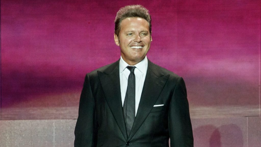 El “Sol de México”, Luis Miguel, sigue ingresado en clínica de Nueva York