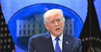 Trump anuncia en Versalles la firma de histórico acuerdo de paz con Irán para poner fin a la guerra en Oriente Medio