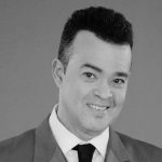 Fallece el cantante Alex Bueno tras complicaciones de salud