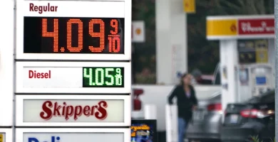 La gasolina en EEUU baja de los 4 dólares el galón por primera vez desde finales de marzo