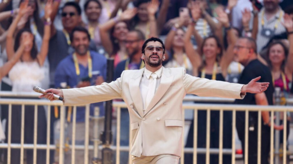 Bad Bunny rompe récord al ser el primer latino en superar los US$1,000 millones en giras