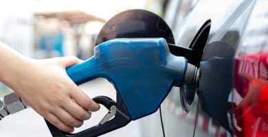 ¡Precios congelados! Gobierno mantiene sin alzas los carburantes esenciales