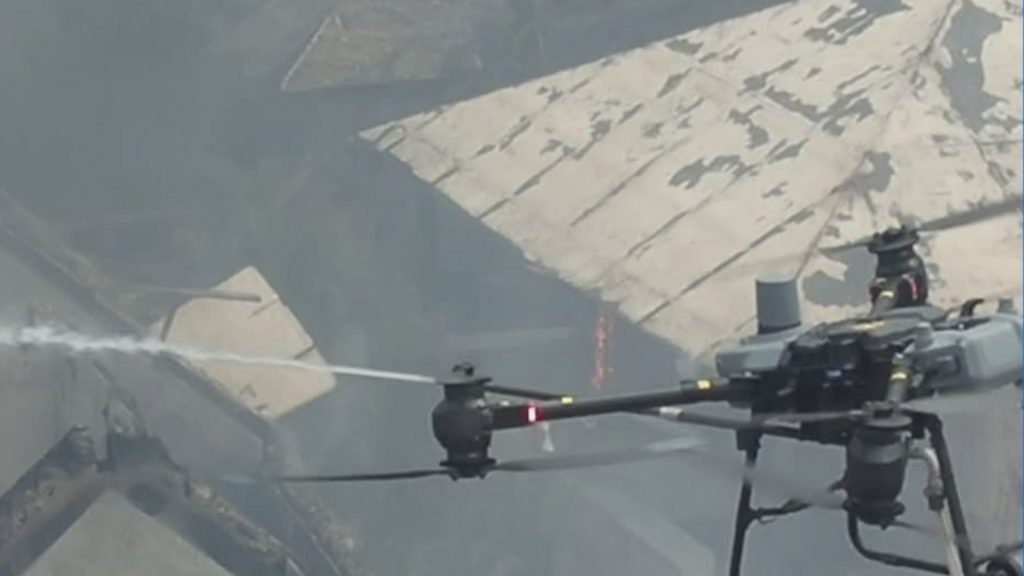 Drones del 9-1-1 respaldan labores para controlar incendio en hotel de Bayahíbe