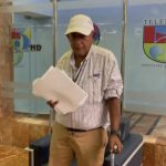 Dirigente comunitario pide ayuda tras perder su hogar en incendio por presunto cortocircuito