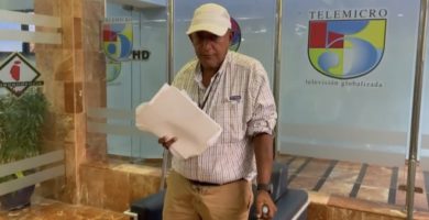 Dirigente comunitario pide ayuda tras perder su hogar en incendio por presunto cortocircuito