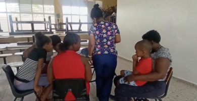 Más de 600 personas reciben asistencia médica en jornada de salud en Los Casabes
