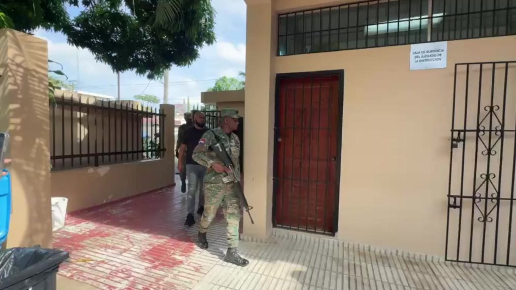 Aplazan audiencia de padre acusado de abusara su hija en Cotuí