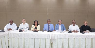 Comisión de diputados se reúne para estudio de reforma al Código Laboral; se espera diálogo de sectores involucrados