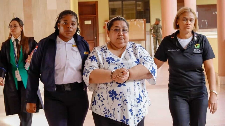 Imputada en caso Onco14 admite hechos y se compromete a colaborar con el MP