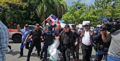 ¡A bombazos! agentes policiales frustraron marcha de productores agropecuarios con rumbo hacia al Palacio Nacional
