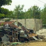 Denuncian desalojos forzosos y derrumbe de 12 viviendas sin previa notificación en Valiente, SDE