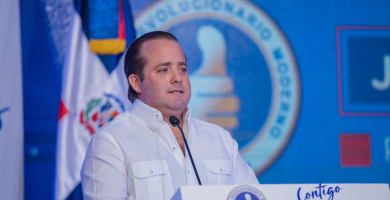 Paliza exige a la JCE frenar la campaña a destiempo y anuncia renovación del PRM