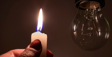 ¡Más de tres semanas sin luz! moradores del sector INVI retienen camión de Edesur en protesta