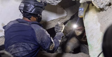 Horas decisivas en Venezuela para encontrar sobrevivientes entre los escombros tras los terremotos