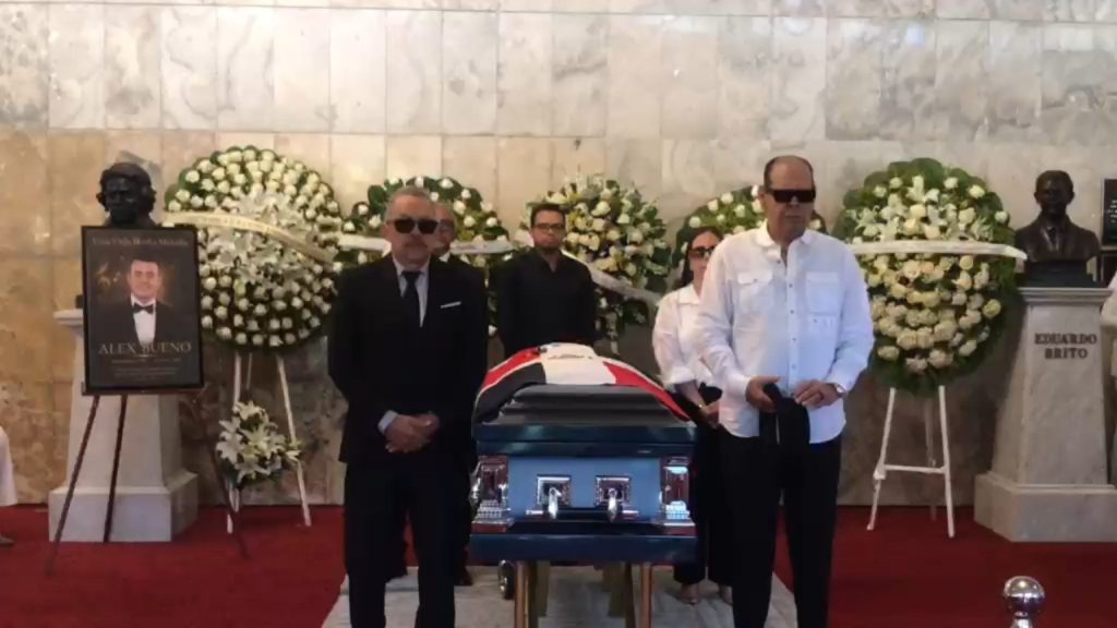 El último adiós al reconocido merenguero Alex Bueno