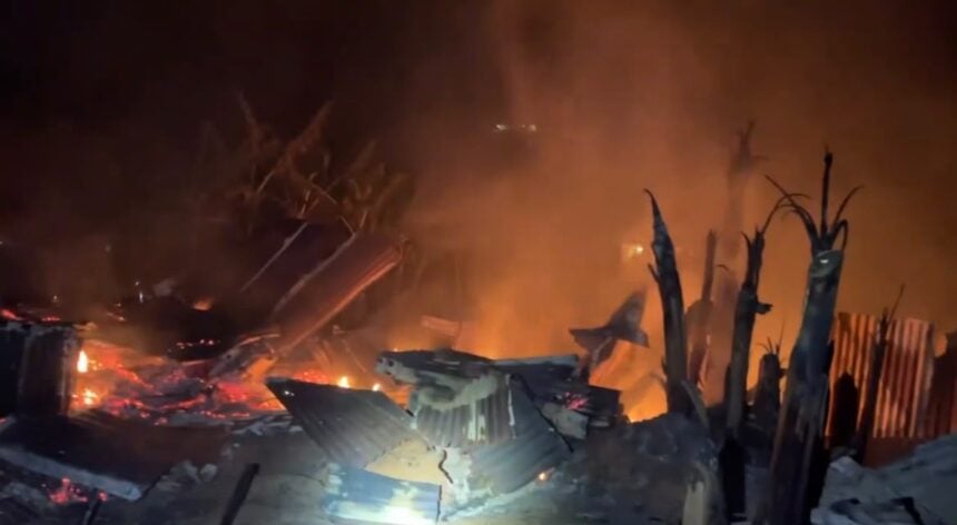 Incendio destruye cerca de 7 viviendas en sector la lomita en Jarabacoa