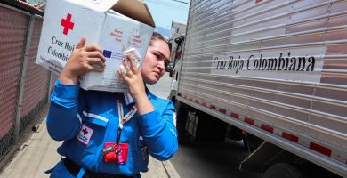 Denuncian que gobierno chavista obstaculiza paso de ayuda humanitaria en la frontera con Colombia