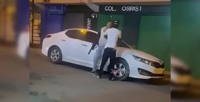 Denuncian violento incidente en negocio por hombre armado