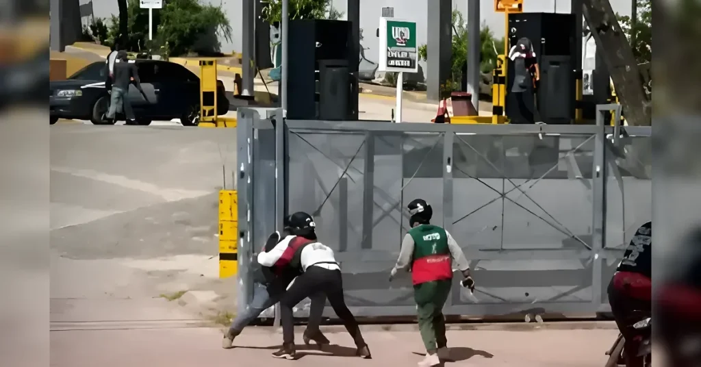 Motoconchistas en Santiago Oeste se enfrascan en incidente por pasajero