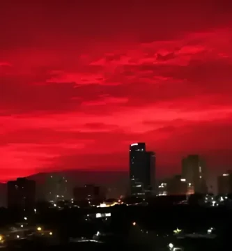 Revelan motivo del cielo rojo en Caracas a una semana de actividad sísmica