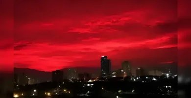 Revelan motivo del cielo rojo en Caracas a una semana de actividad sísmica