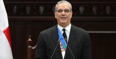 Luis Abinader se mantiene entre los presidentes mejor valorados de América Latina, según ranking regional