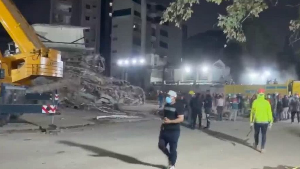 Rescatistas extraen siete cuerpos más del edificio La Rita y mantienen la esperanza de hallar sobrevivientes en Venezuela
