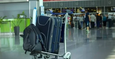 Pasajero denuncia el presunto “NEGOCIO” que acelera la salida del AILA