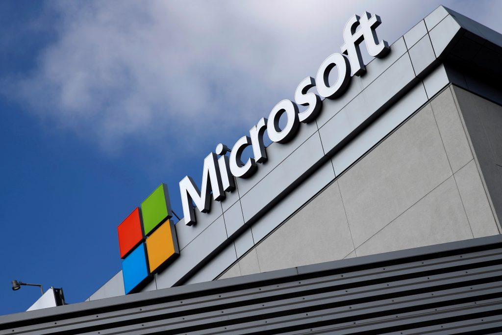 Microsoft crea nuevo negocio de adopción de IA con 2.500 millones y 6.000 empleados