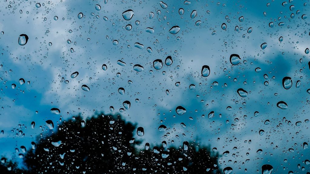 Aguaceros y tormentas continuarán este jueves; llaman a mantener precaución en provincias bajo alerta