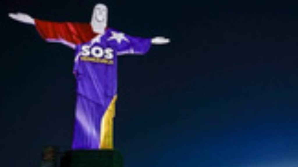 VIDEO: ¡SOS Venezuela! Cristo Redentor de Río de Janeiro se ilumina con la bandera venezolana