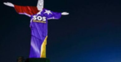 VIDEO: ¡SOS Venezuela! Cristo Redentor de Río de Janeiro se ilumina con la bandera venezolana