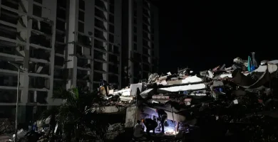 Familiares piden con urgencia una grúa tras detectar señal de vida en edificio Auro en Venezuela