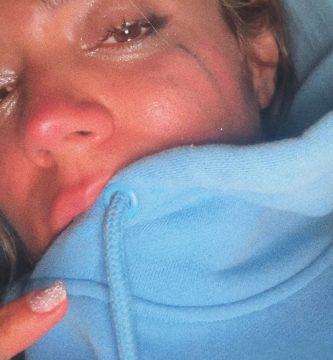 Entre lágrimas, Karol G anuncia que está lista para reencontrarse con sus fans