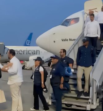 Llegan al país 84 personas desde Venezuela; entre ellas, 19 rescatistas dominicanos
