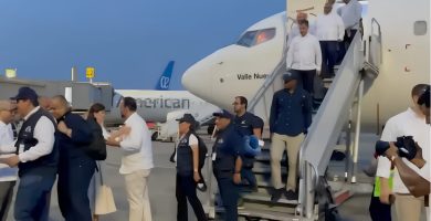 Llegan al país 84 personas desde Venezuela; entre ellas, 19 rescatistas dominicanos