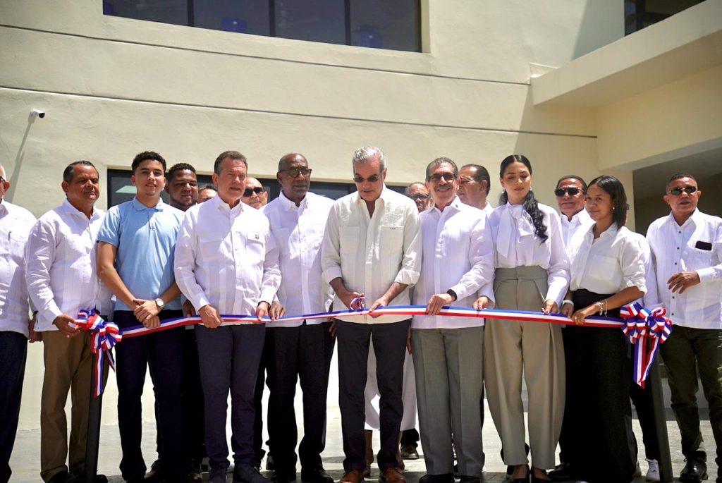 Santiago Rodríguez estrena nuevo centro de la UASD tras 47 años de espera