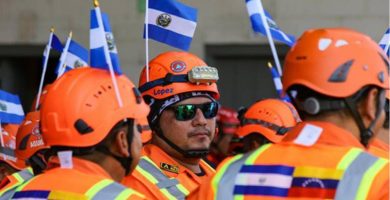 El Salvador relevará a parte de su misión de rescate en Venezuela con 120 nuevos especialistas