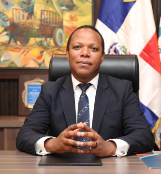 Milton Morrison rechaza aumento de pasajes en el transporte público