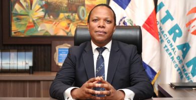 Milton Morrison rechaza aumento de pasajes en el transporte público