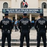 Suspenden a cinco policías que acompañaban al cabo apresado y sometido por muerte de joven en Herrera