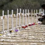 Sepultan a más de 150 víctimas no identificadas en La Guaira tras el sismo