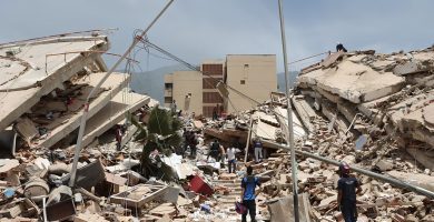 La Guaira: familias exigen rescatar los cuerpos antes de demoler edificios