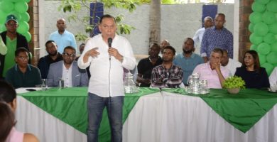 Radhamés Jiménez califica al gobierno de “insensible”, por dar la espalda a la juventud, y sumergir al país en el abandono total