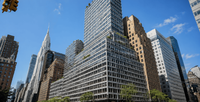 En riesgo de derrumbe rascacielos de New York; evacúan edificios cercanos