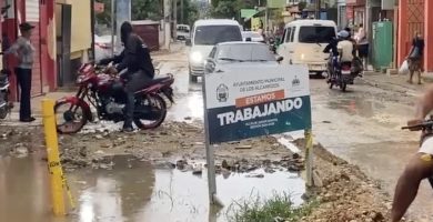 Hacen llamado a Alcaldía de Los Alcarrizos a terminar calle intervenida y dejada abandonada