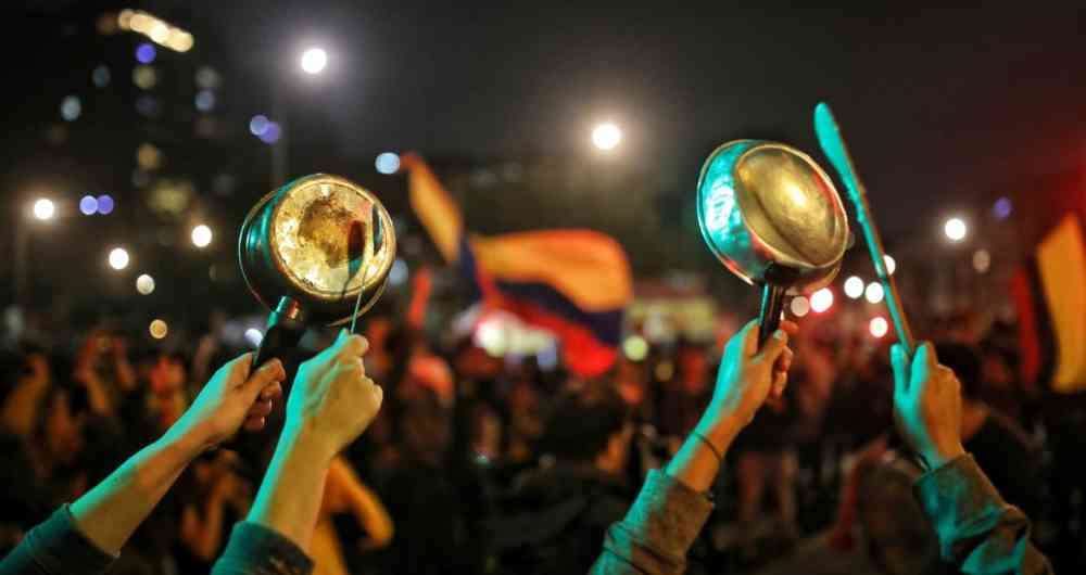 Continúan cacerolazos en sectores del Gran Santo Domingo en reclamo por costo de vida y otras demandas